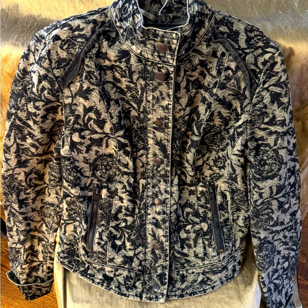 Fitted shirt jacket